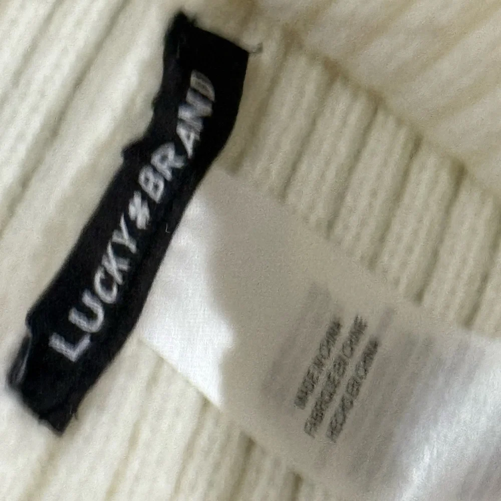 Lucky Brand Cream and Brown Ribbed Knit Hat with Pom-Pom OSFM NWT